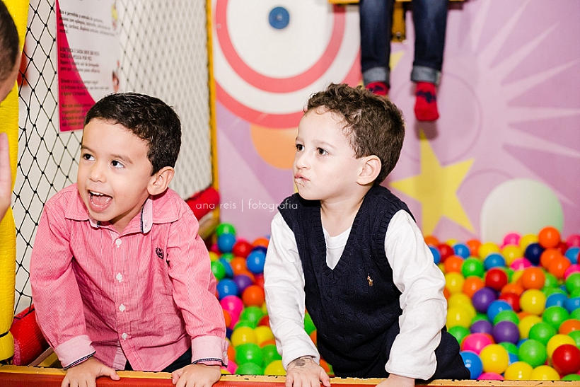 AnaReis_FotografiaFestaInfantil_BeeHappySaoJoseDosCampos_Enzo_0095